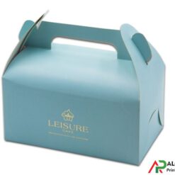 In hộp bánh kem màu xanh lục